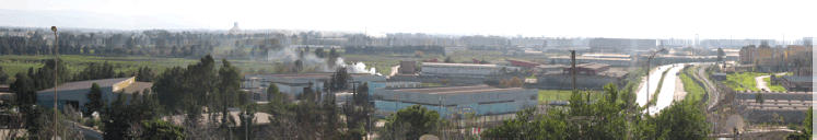 une zone industrielle aux environs d'Annaba